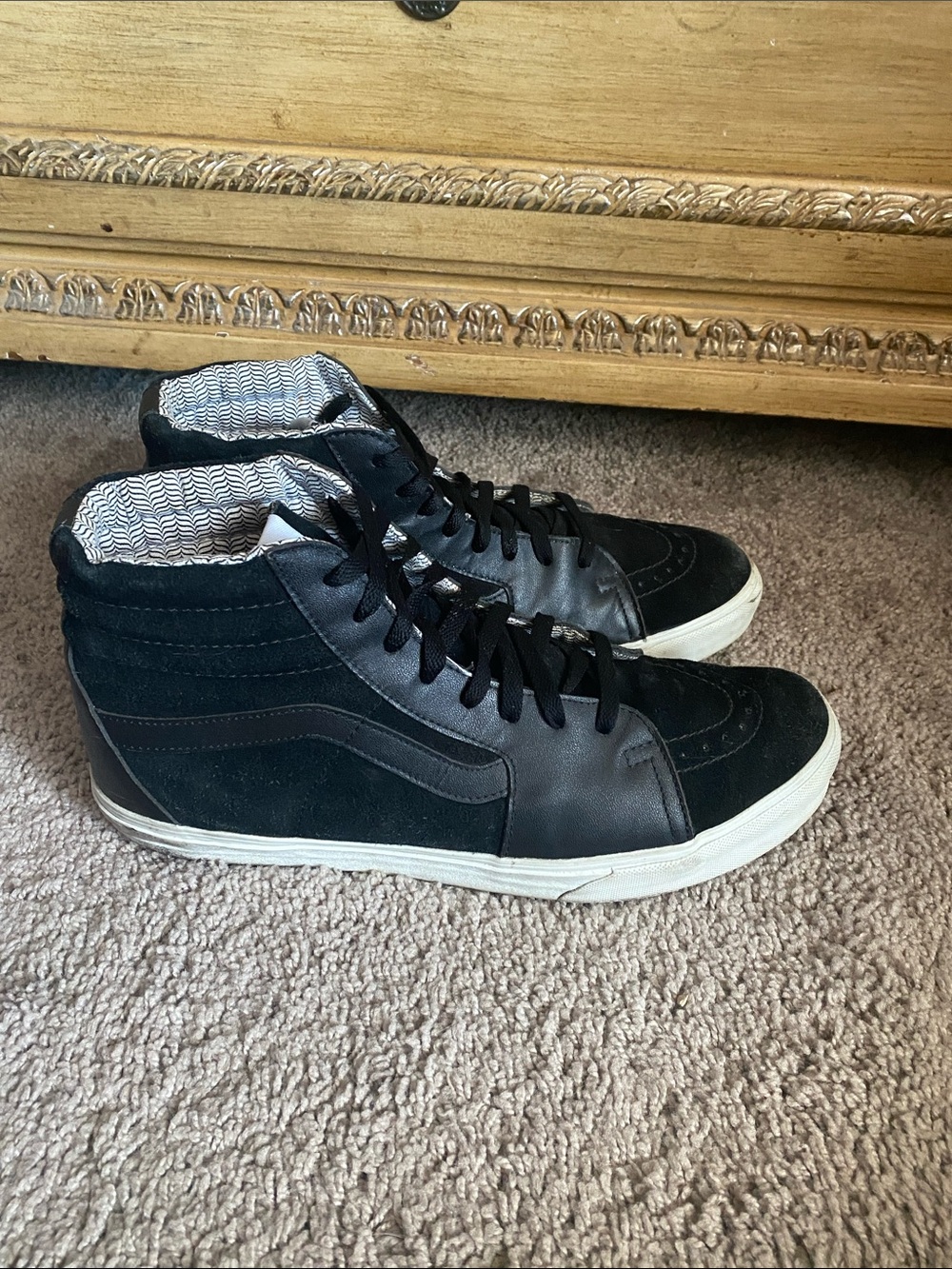 Vans Black Leather/ suede Hi Sk8 Sneakers with White Soles size 13